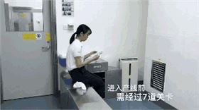 进入洁净区鞋帽穿戴